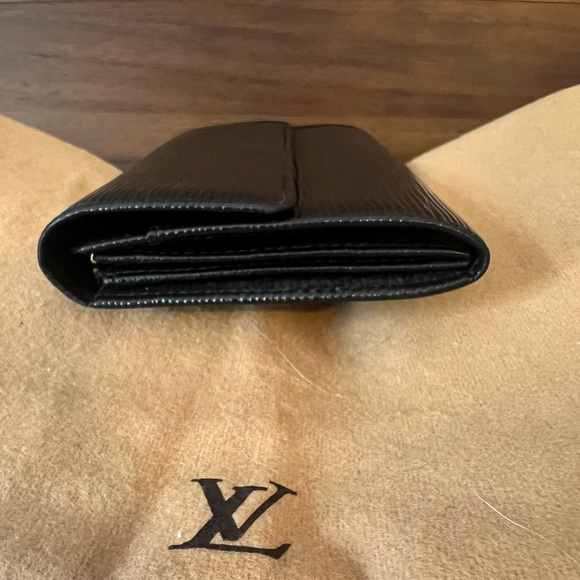 SOLD. Louis Vuitton Black Epi Sarah wallet - Picture 3 of 9
